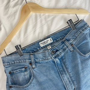 Abercrombie & Fitch Curve Love Jeans - The 90s Slim Straight Ultra High Rise